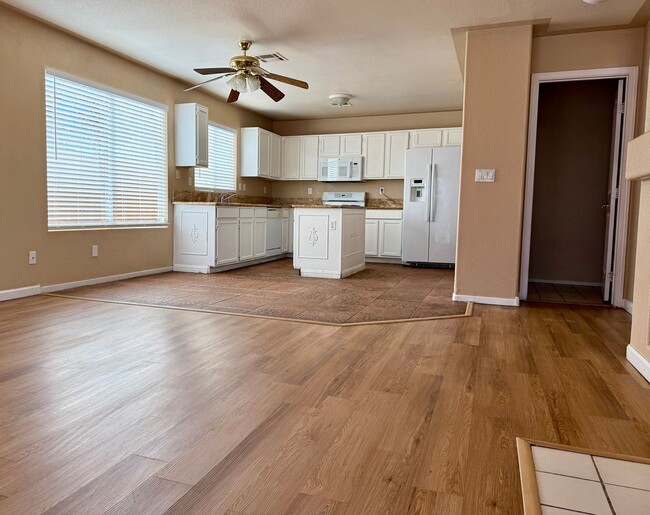 Building Photo - Fantastic 3 bed/2.5 bath in the Northwest ...