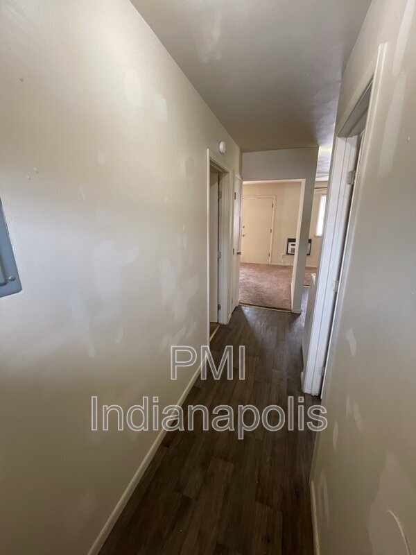 Building Photo - 122 W William Dr