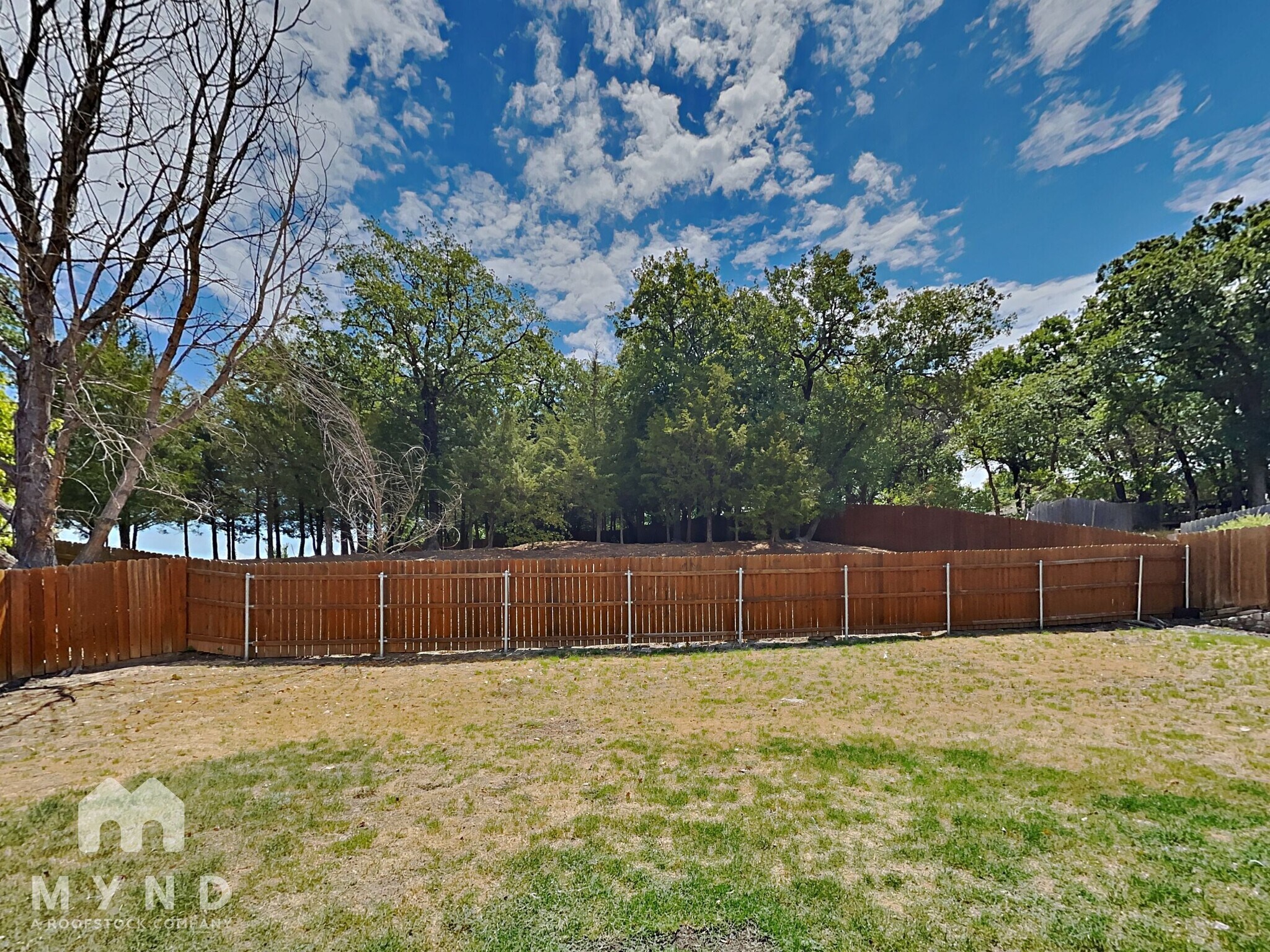 Building Photo - 2213 Creek Side Dr