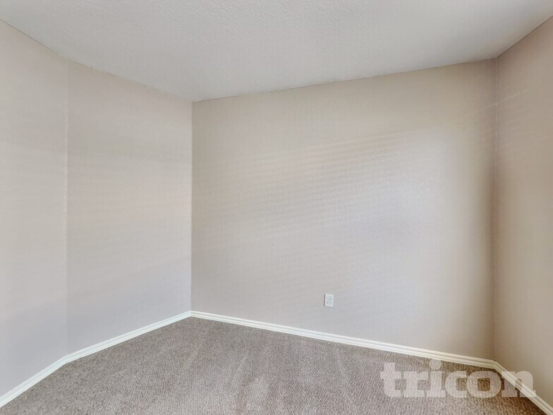 Building Photo - 10911 Bosal Trail