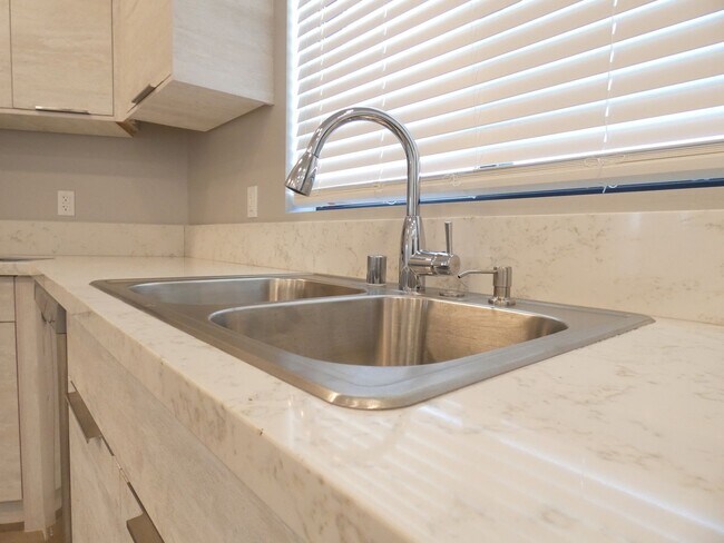 Building Photo - 11671 Erwin St