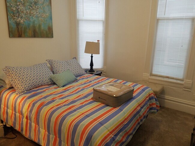 Building Photo - Downtown 2 Story Cottage Monthly Grand Rapids Rental