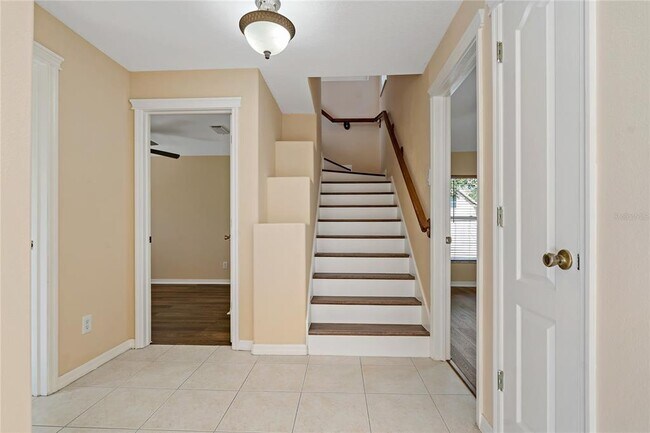 Building Photo - 8211 Canyon Creek Way