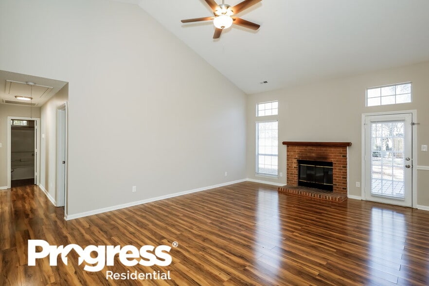 Building Photo - 2518 Bushy Pine Ct