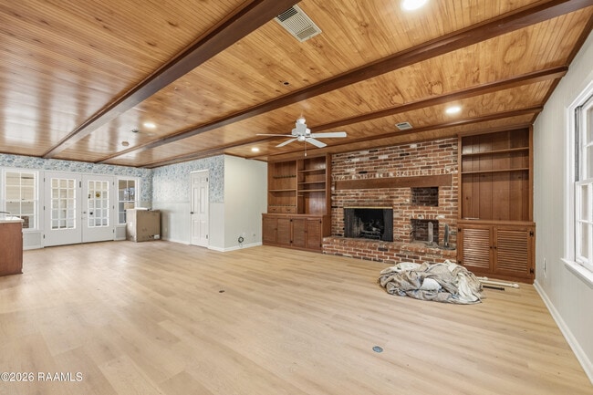 Building Photo - 1401 E Bayou Pkwy