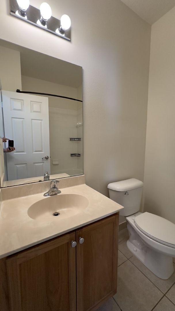Building Photo - 3042 Grandiflora Dr