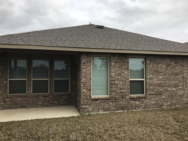 Building Photo - 4427 Aversa Dr
