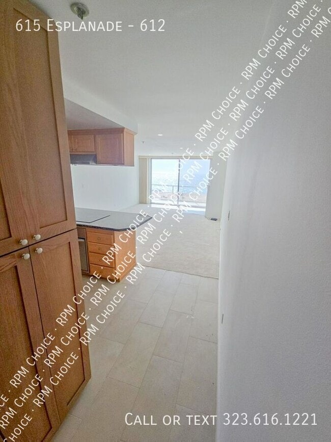 Building Photo - 615 Esplanade-612