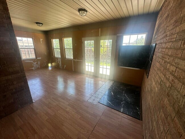 Building Photo - 3503 Ross Avenue