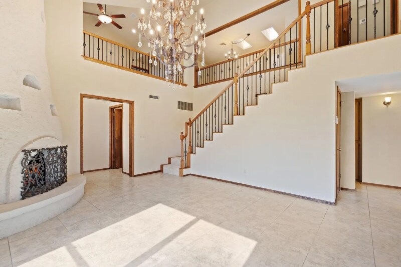 Building Photo - 1210 Sunray