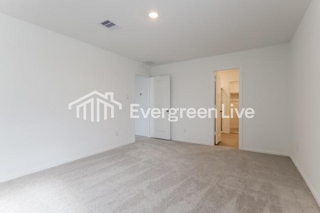 Building Photo - 19747 US-59