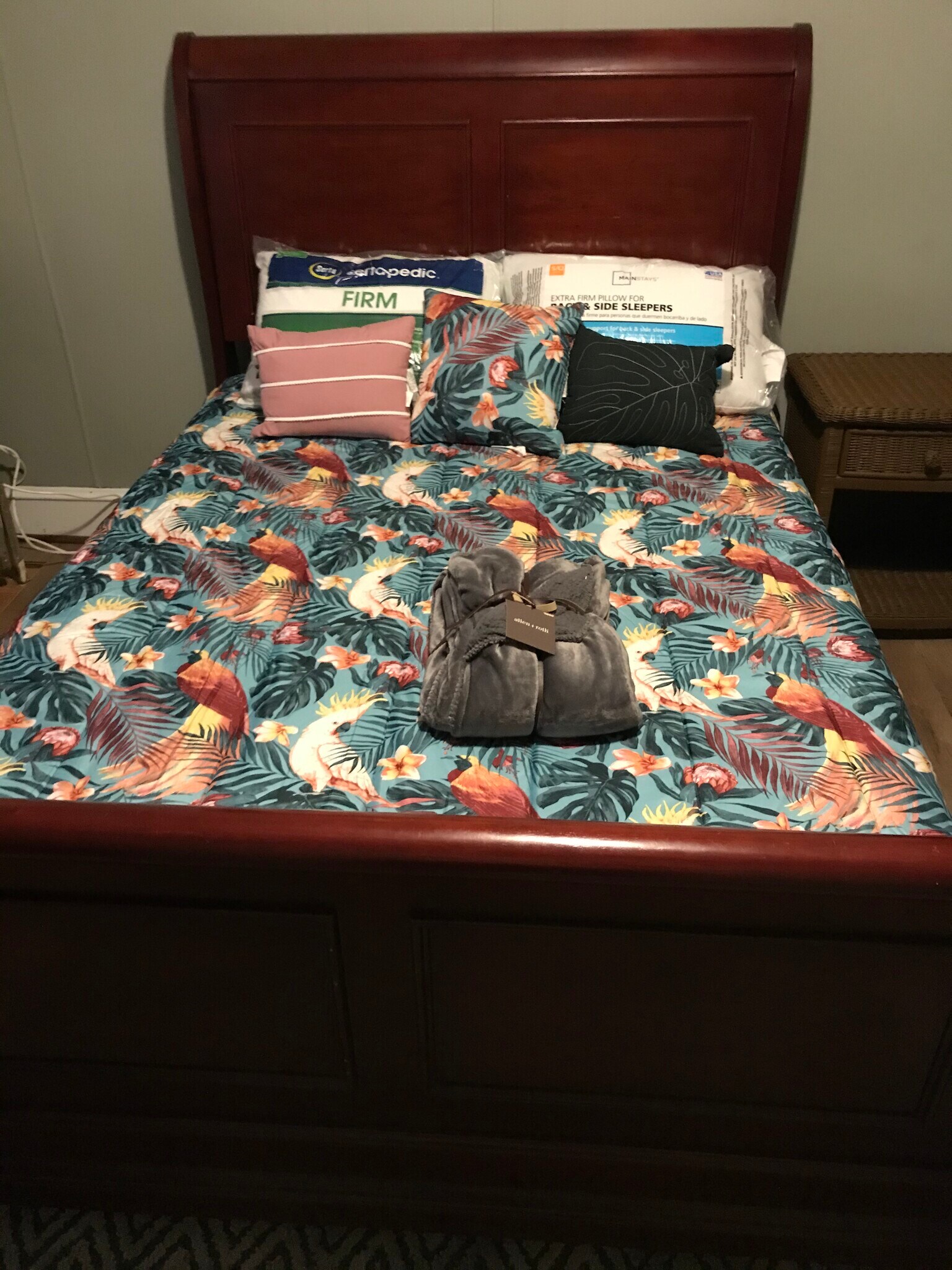 One of two bedrooms - 89 View St