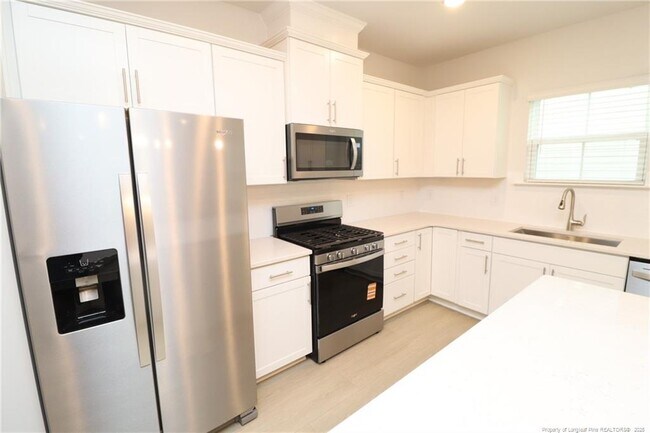 Building Photo - 756 Ben Ledi Ct