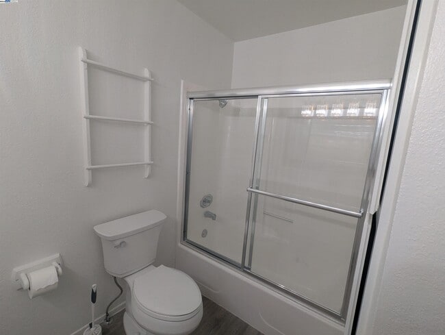 Building Photo - 744 Palomino Dr