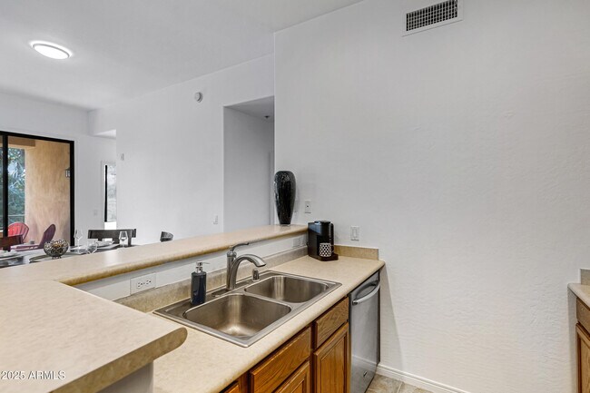 Building Photo - 2989 N 44th St