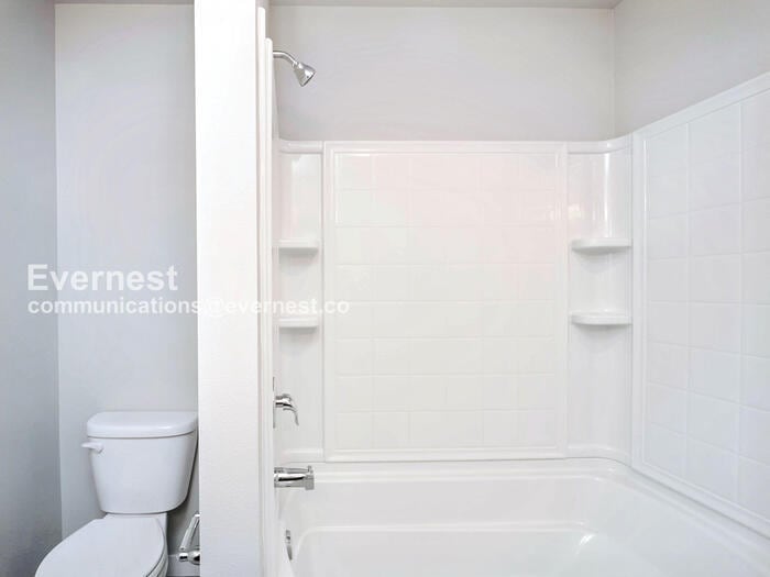 Building Photo - 1621 Seattle Hill Rd