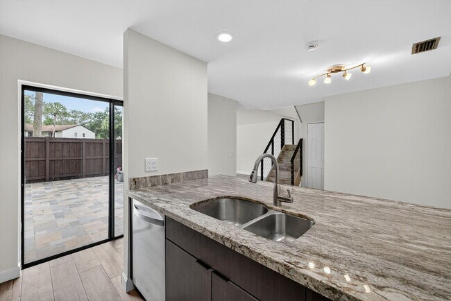 Building Photo - 3579 Cocoplum Cir