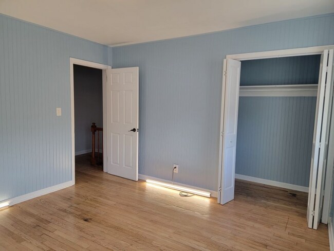 Building Photo - 827 Umbra St