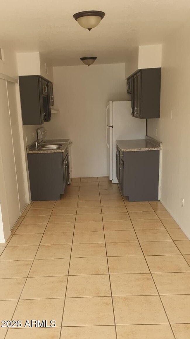 Building Photo - 240 S Doran