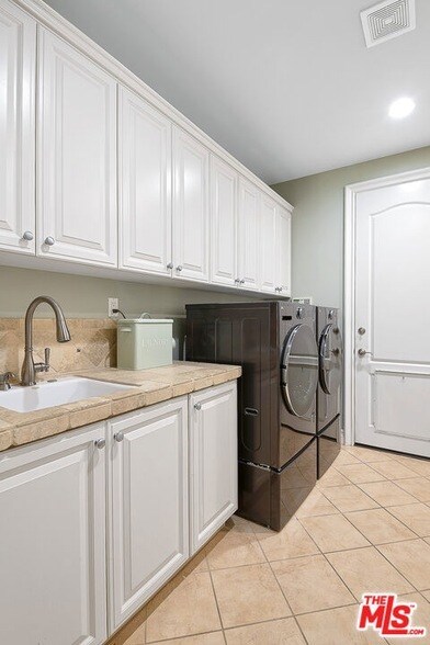 Building Photo - 4130 Prado De Los Caballos