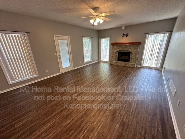 Building Photo - 3304 NW 84th Terrace