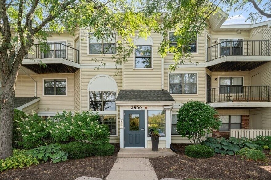 Fox Valley Villages 710 S Eola Rd Aurora IL 60504 Apartment Finder