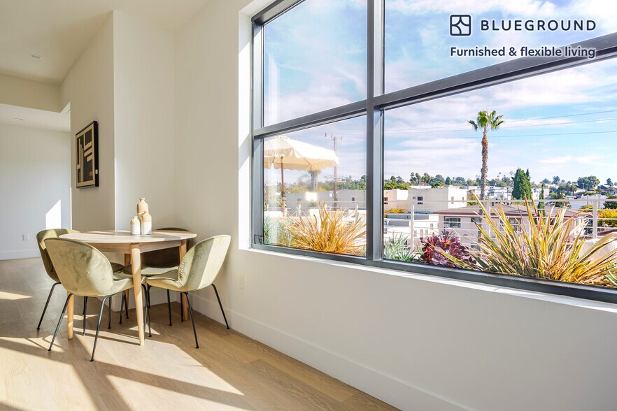 Primary Photo - 611 N Virgil Ave