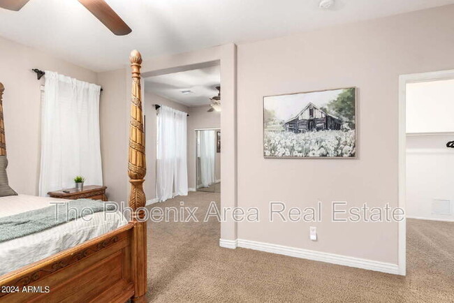 Building Photo - 3293 E Fandango Dr