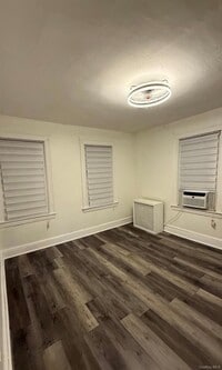 Building Photo - 109-73 203rd St