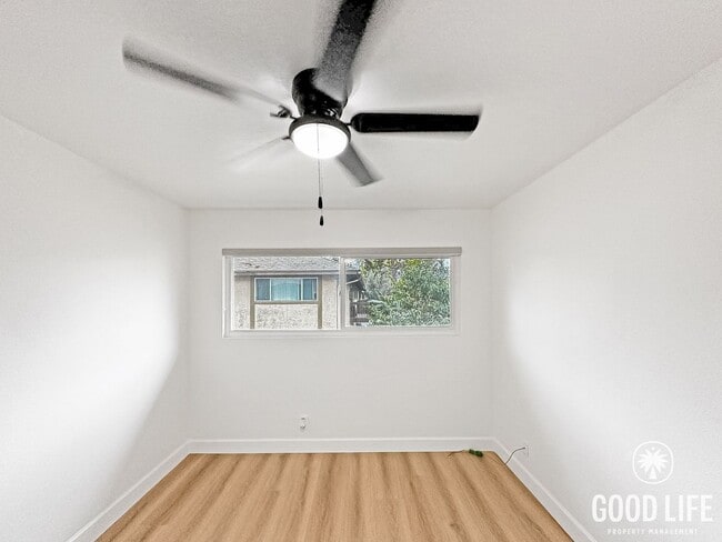 Building Photo - PRICE REDUCTION! 2BR in Gated Community | Pool, Jacuzzi & Balcony