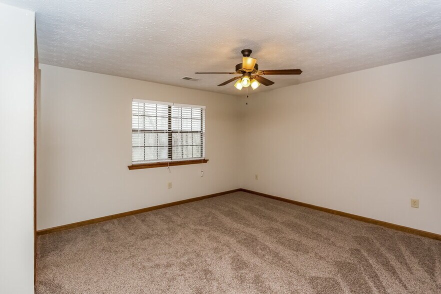 Building Photo - 295 Summertown Dr