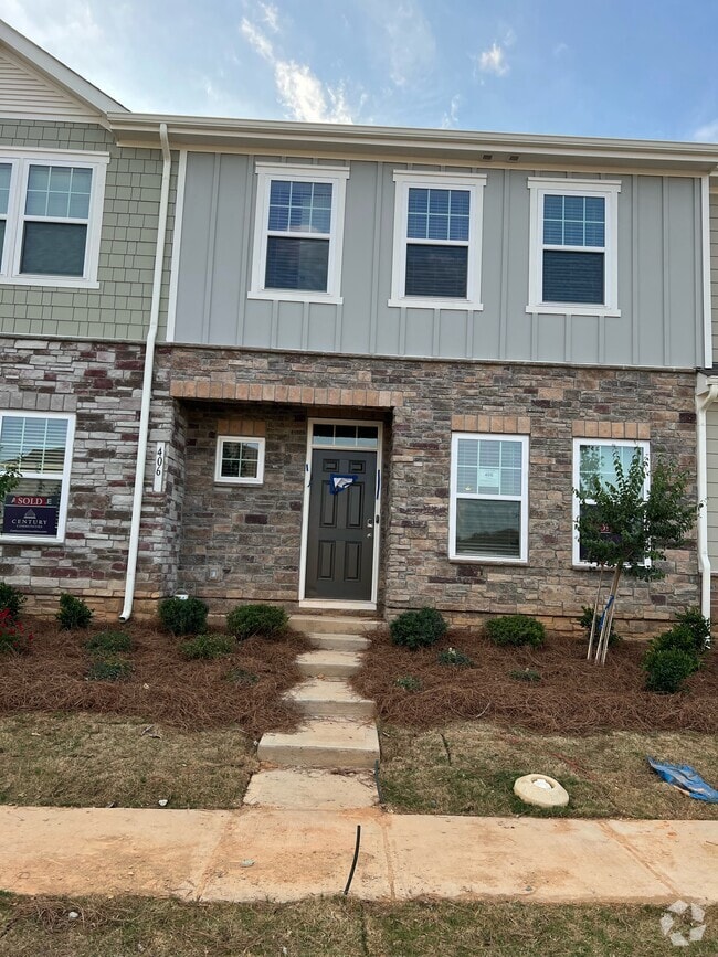 Building Photo - 406 Sagecroft Ln