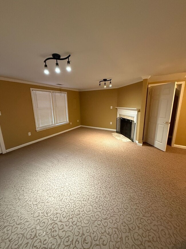 Building Photo - 4221 Devonwood Way