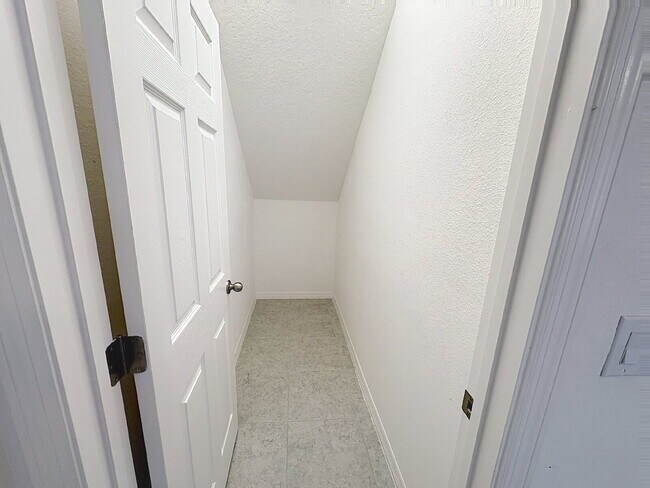 Building Photo - 6328 Goldcoast Ave