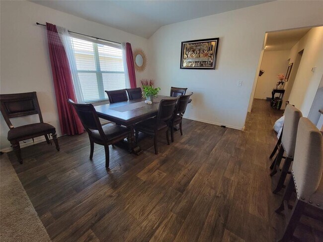 Building Photo - 3610 Batson Dr