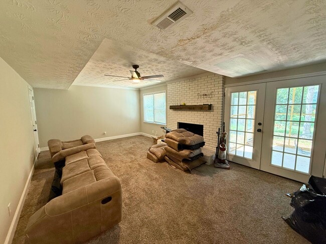 Building Photo - 107 Courtneybrook Trail
