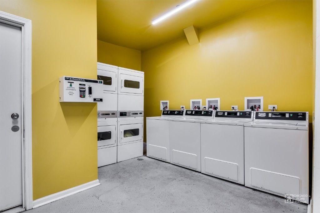 Building Photo - 1627 N Humboldt Blvd