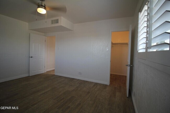 Building Photo - 2529 Jackson Ave