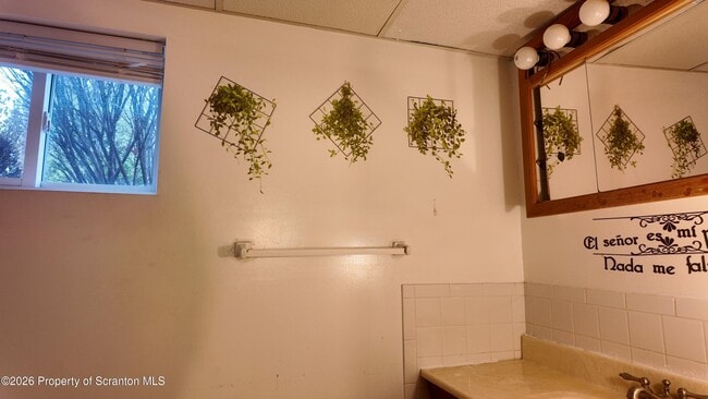 Building Photo - 3730 Lawrence Ave