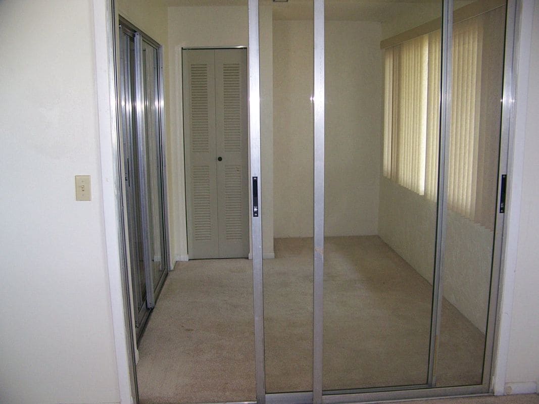 Building Photo - 2001 San Marcos Dr SE