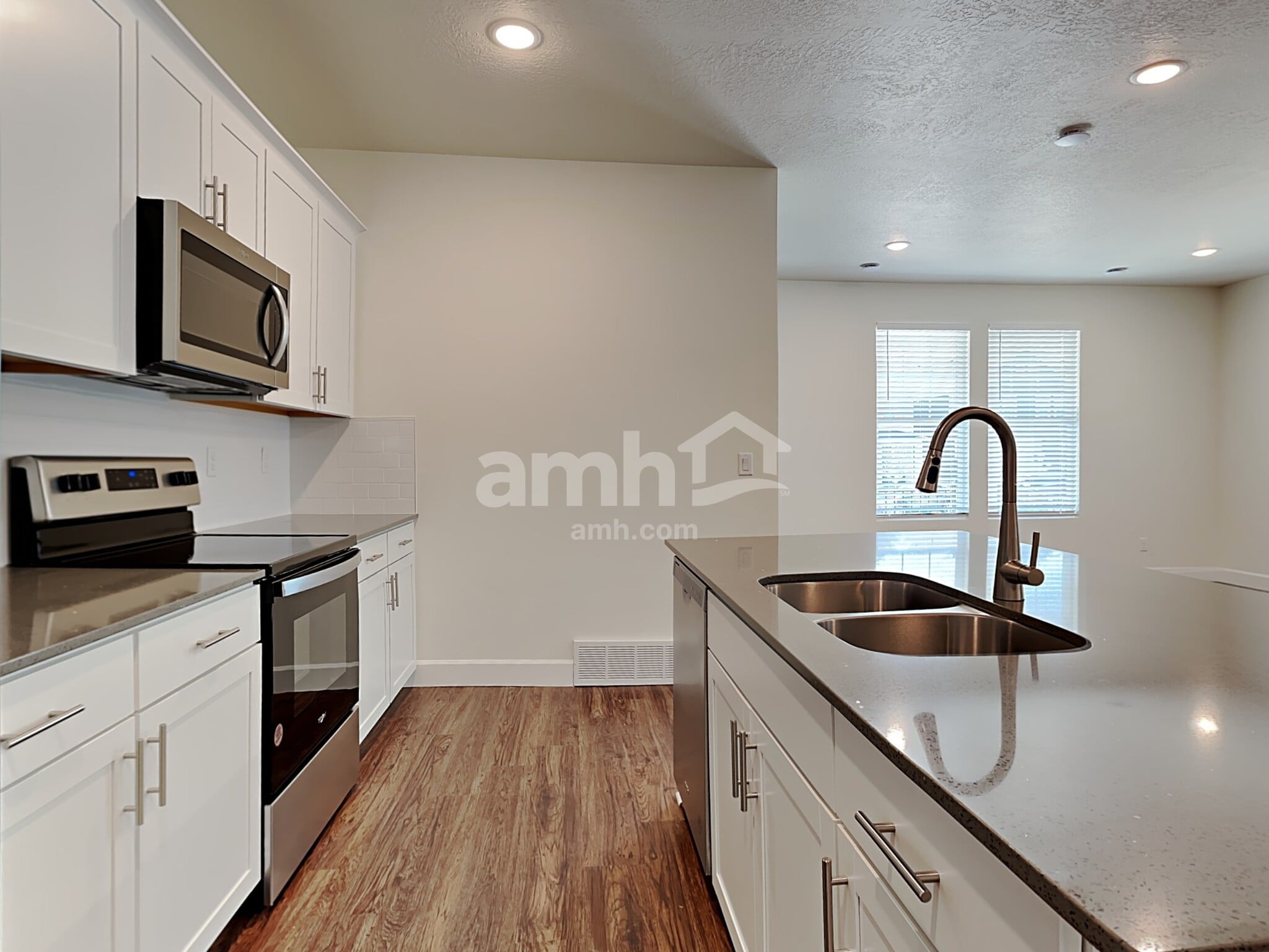 Building Photo - 6098 W Arranmore Dr