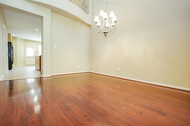 Building Photo - 30 Crocus Petal St