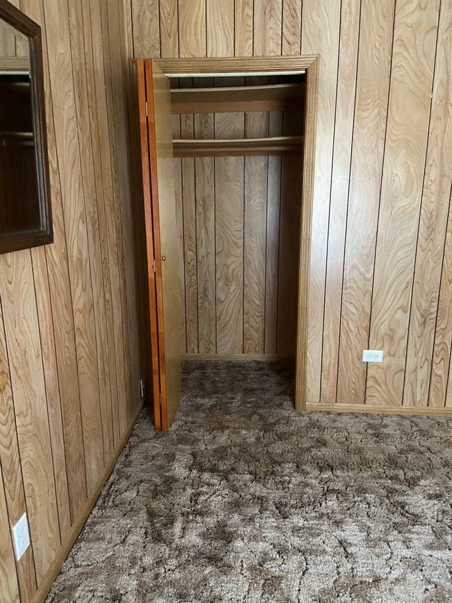 Building Photo - 2 bed 1 bath home in St Anthony