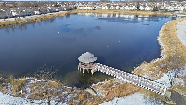 Building Photo - 417 Silverstone Dr