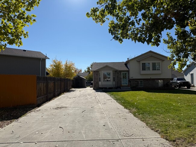 Primary Photo - 462 W 660 S