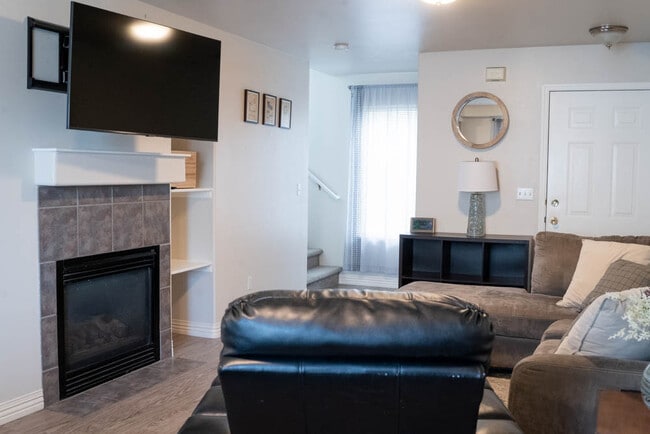 Building Photo - 6903 Gold Kings Ave