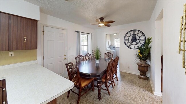 Building Photo - 502 N Beverly Ave