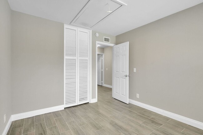 Building Photo - Fully Remodeled 4-Bedroom Single-Story ADU...