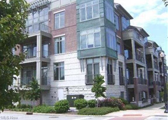 Building Photo - 16800 Van Aken Blvd