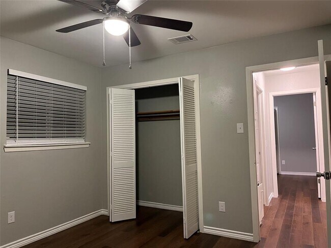 Building Photo - 1619 Cripple Creek Dr